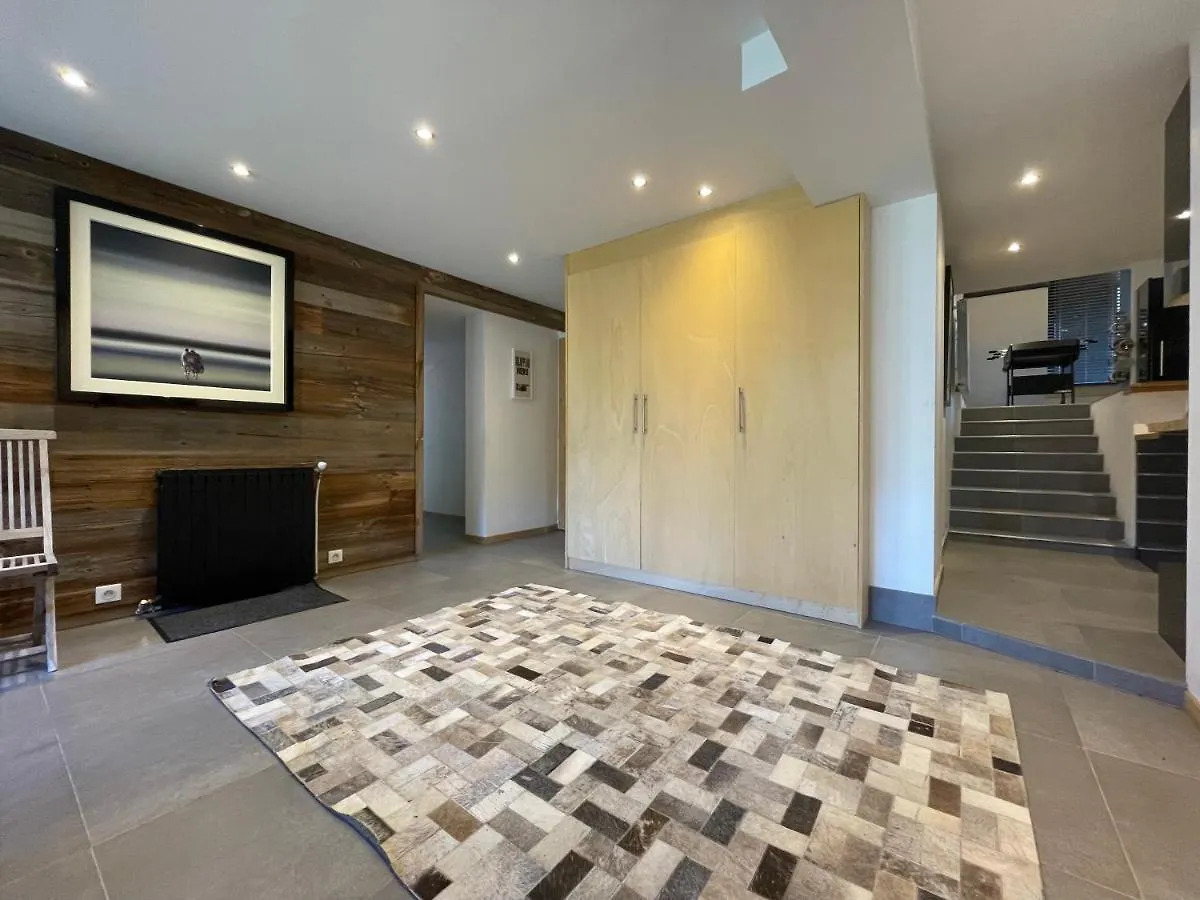 Ski In-Ski Out! Spacious & Stylish Apartment For 8 In The Heart Of Lavachet تينْيِ 0*,