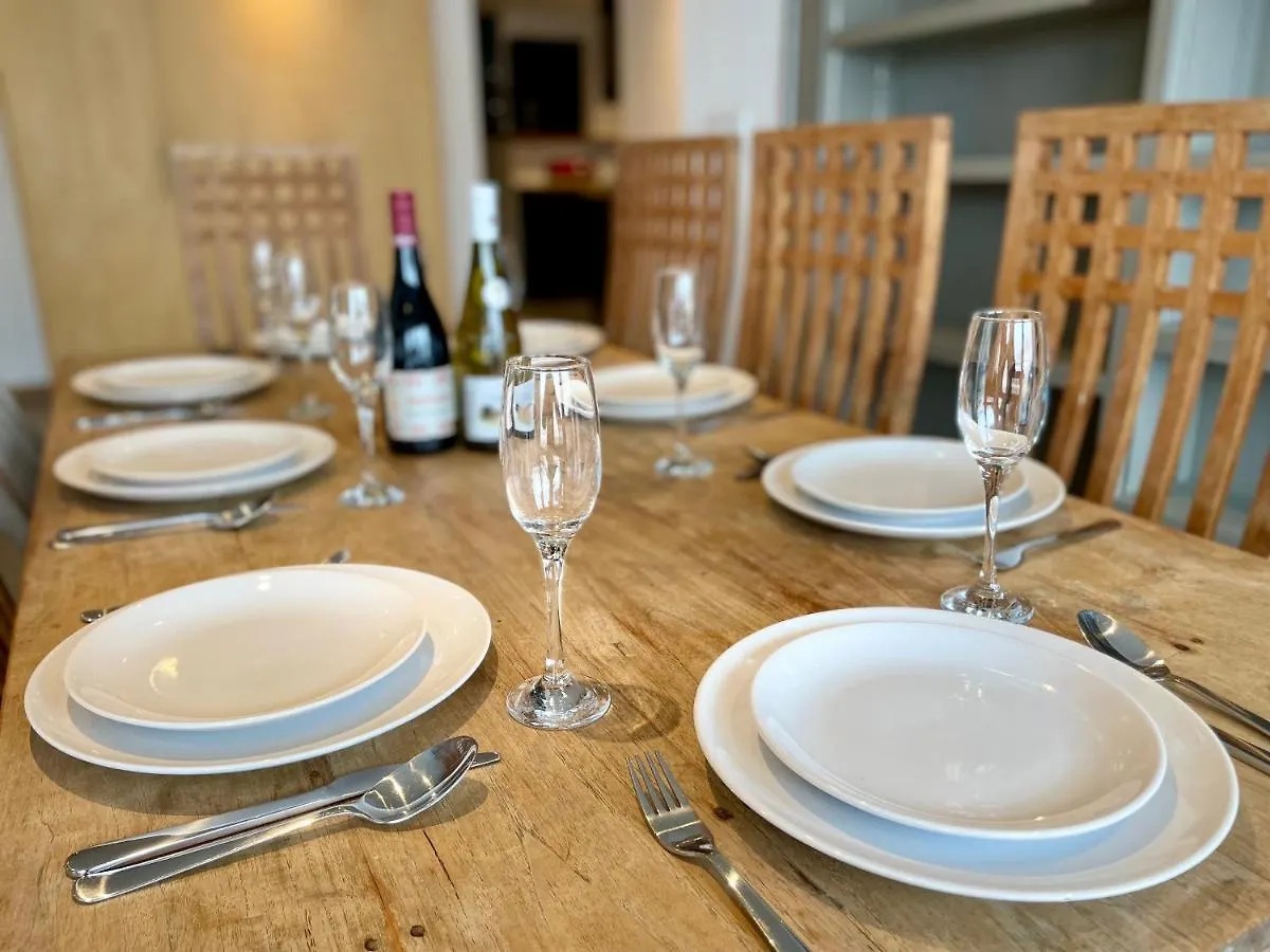 Ski In-Ski Out! Spacious & Stylish Apartment For 8 In The Heart Of Lavachet Tignes 0*,  Frankrike