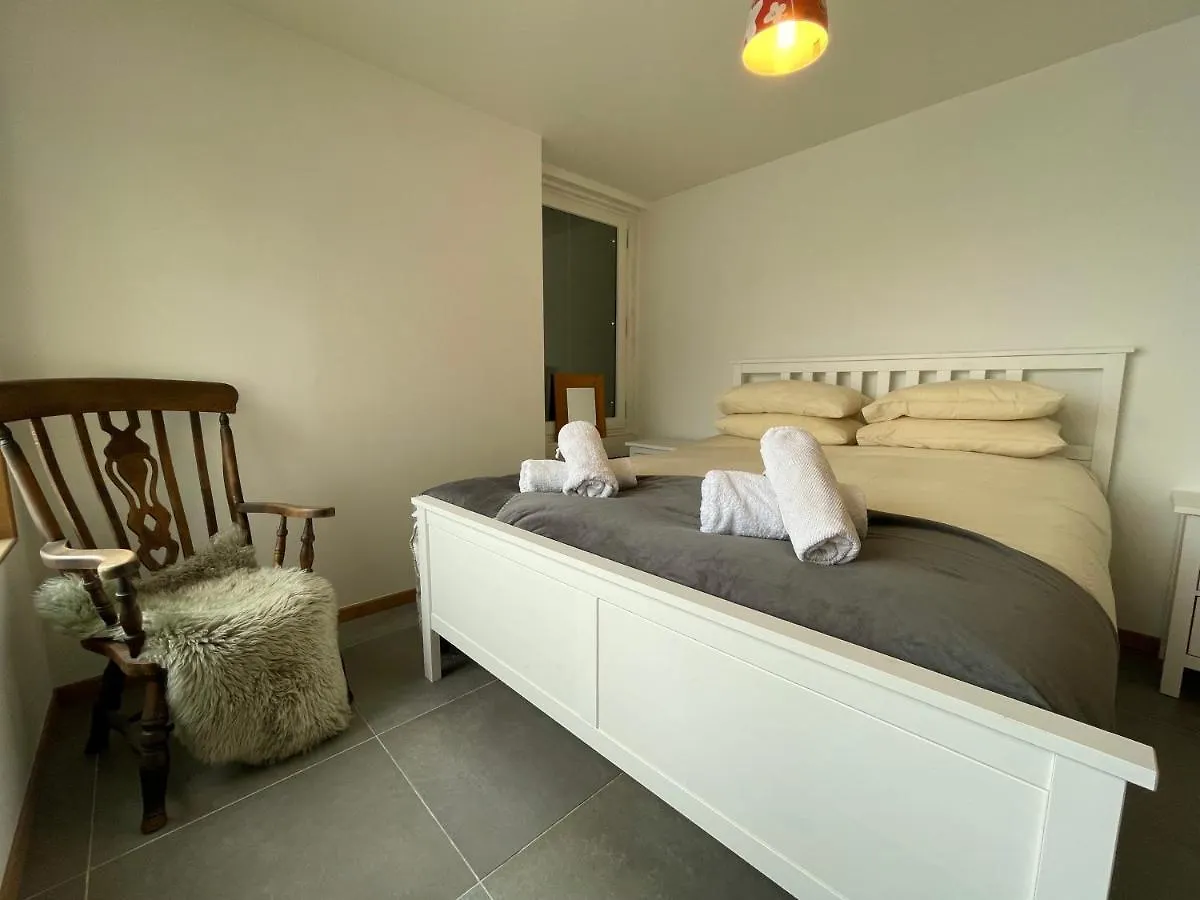 Ski In-Ski Out! Spacious & Stylish Apartment For 8 In The Heart Of Lavachet تينْيِ