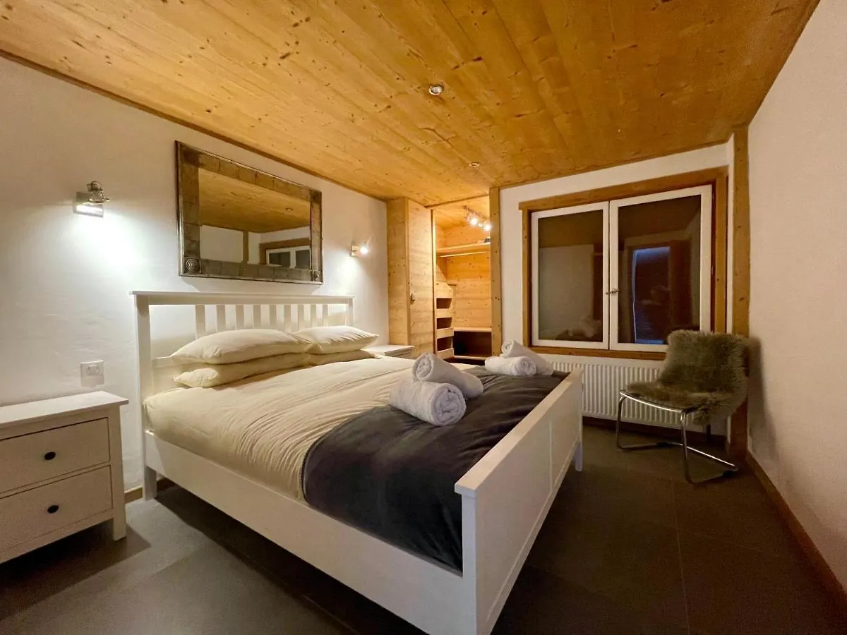 Ski In-Ski Out! Spacious & Stylish Apartment For 8 In The Heart Of Lavachet تينْيِ