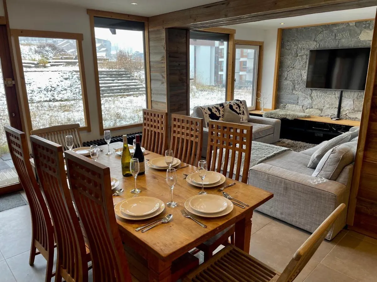 Ski In-Ski Out! Spacious & Stylish Apartment For 8 In The Heart Of Lavachet Tignes