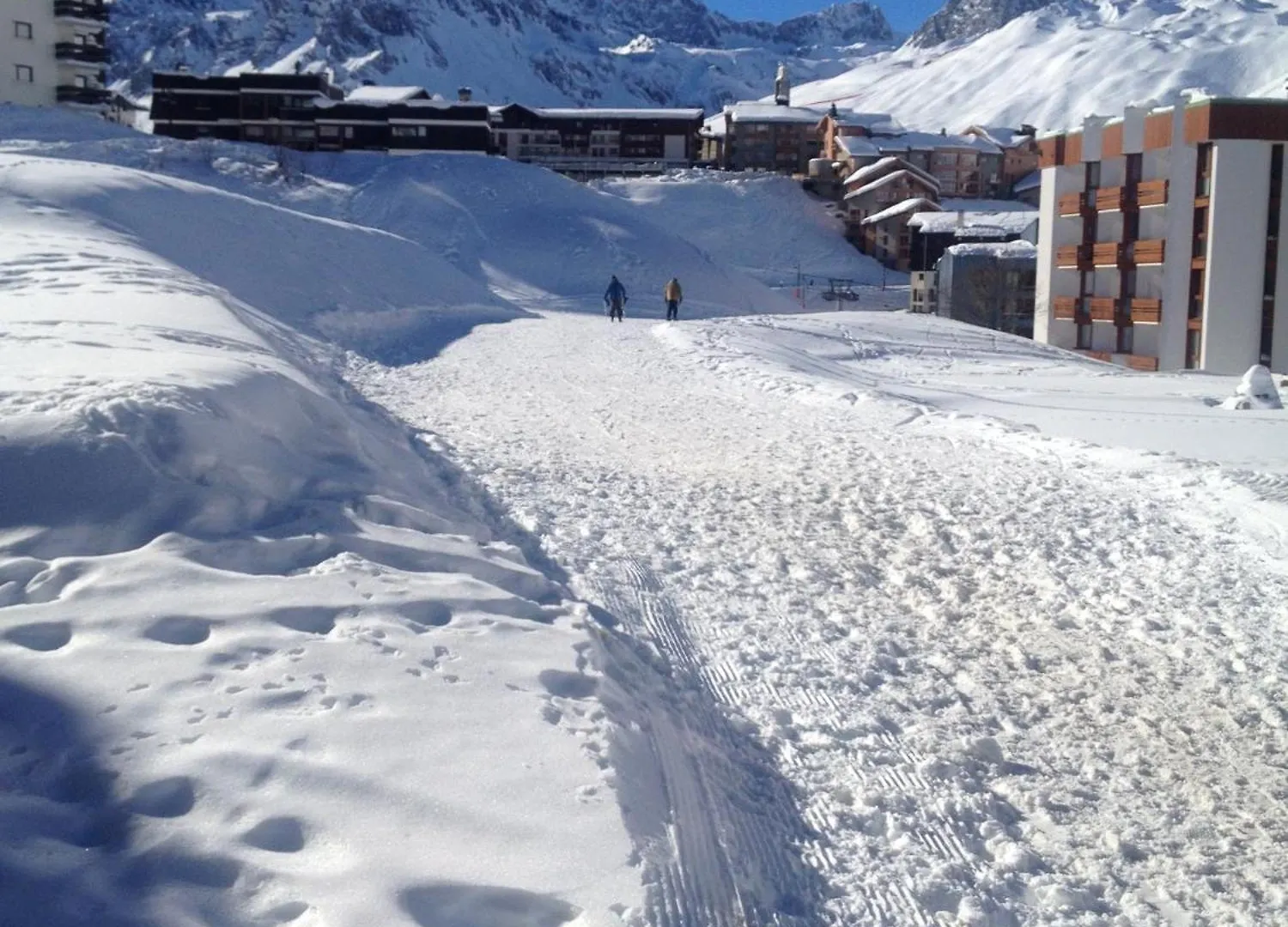 Ski In-Ski Out! Spacious & Stylish Apartment For 8 In The Heart Of Lavachet تينْيِ فرنسا